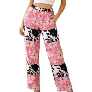 Isla & White Floral Print Straight Leg Pants Size Medium